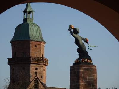 Blumenbekränzte Venus – Christel Butt-Leix