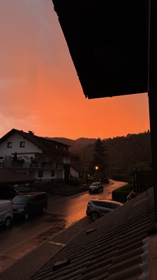 Der Rote Abend – Arian Benndorf