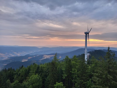 Blick auf die Jalbo Anlage bei Sonnenaufgang – Fabian Kranz